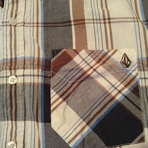 Volcom Short Sleeve Button Up - Picture 3 of 3